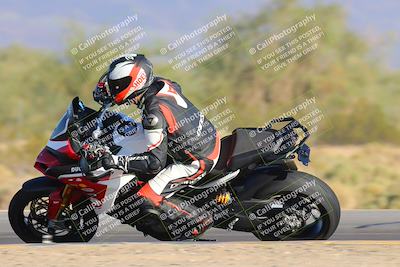 media/Nov-06-2023-Moto Forza (Mon) [[ce023d0744]]/3-Intermediate Group/Session 5 (Turn 9)/